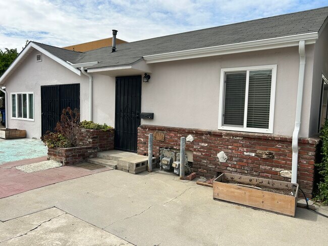 Photo - 3947 Delta Ave