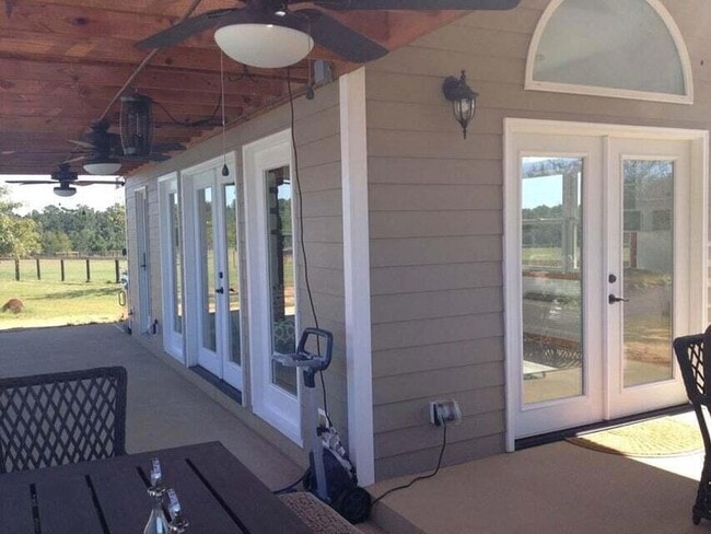 Photo - 621 Farmfield Rd