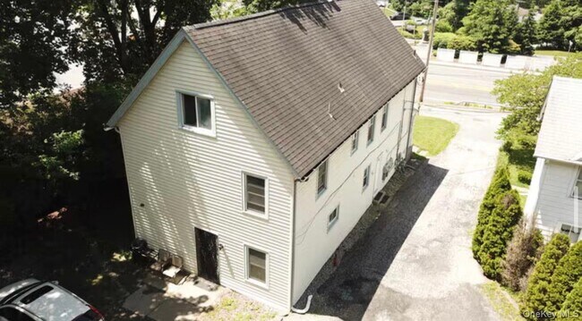 3 White St