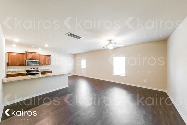 Photo - 1123 Freedom Pkwy