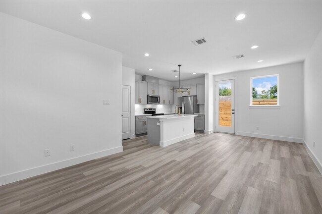 Photo - 4612 Crown Grove Ln