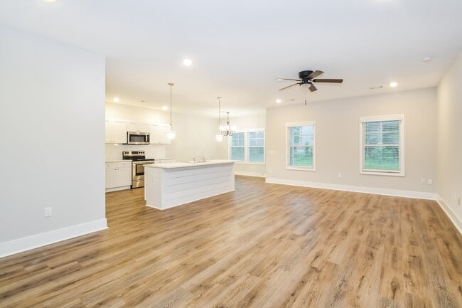 Photo - 1007 Autumns Wood Cir E