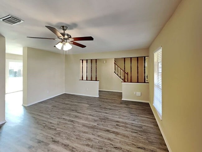 Photo - 2022 Oak Shores Dr