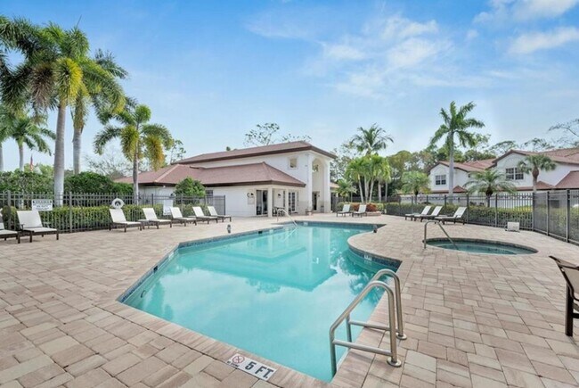 Building Photo - UNFURNISHED OR FURNISHED ** SPACIOUS 3BR/3... Rental