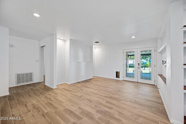 Photo - 1014 E Orange Dr