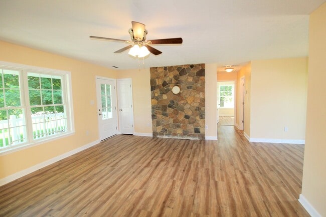 Photo - Stunning Home with Breathtaking Blue Ridge Mountain Views!   3 Bedrooms | 2 Baths