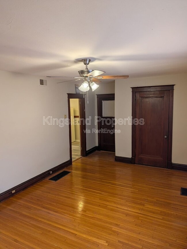 Building Photo - 4226 Neosho St Unit 4