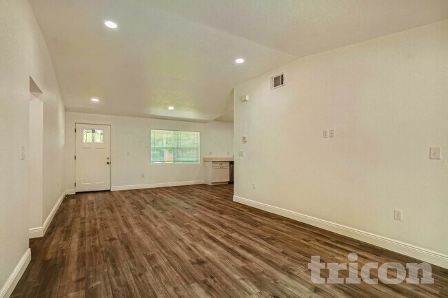 Photo - 2625 Nova Dr