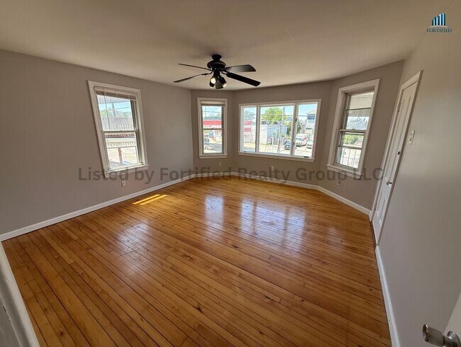 Photo - 318 Broadway Unidad 2