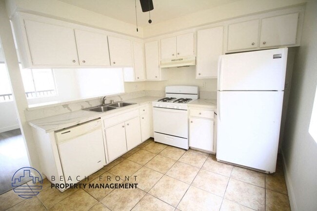 Photo - 11503 Menlo Ave.