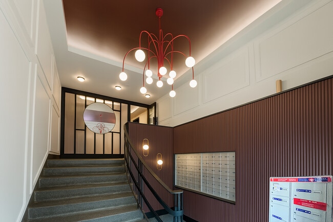 Entrance - 1575 Summerhill