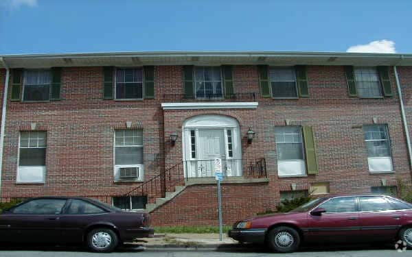 Building - Sandalwood Apartments