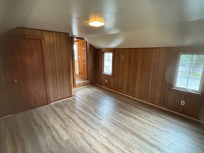 Photo - Freshly Remodeled 3BR / 1 BA Apartment