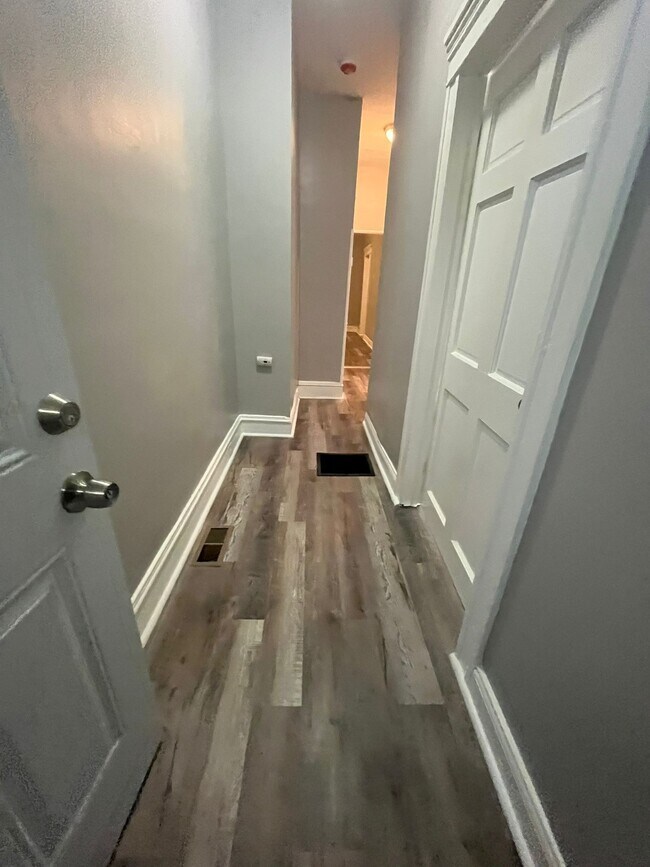 Photo - 2535 Brookfield Ave