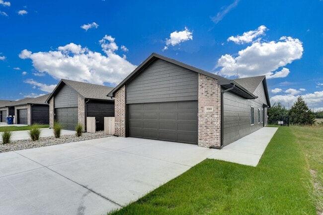 Building Photo - Falcon Falls- Maxwell Plan Rental