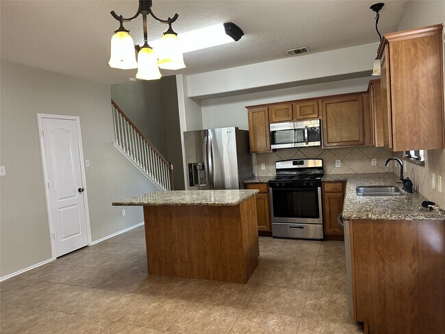 Building Photo - 3410 Azalea Sands Dr