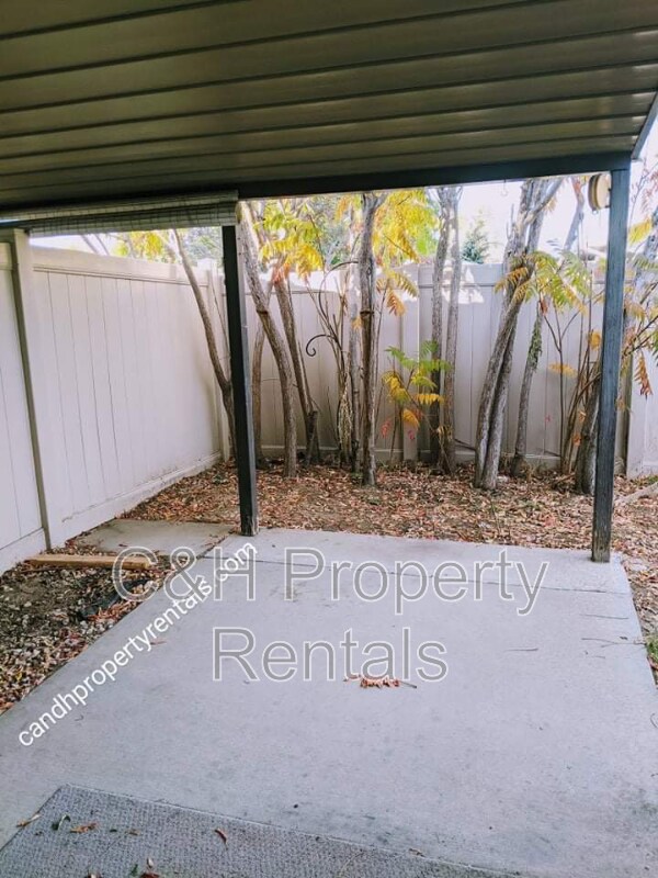 Photo - 1505 Elaine St