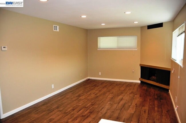 Photo - 1581 Mendenhall Dr Unidad #4