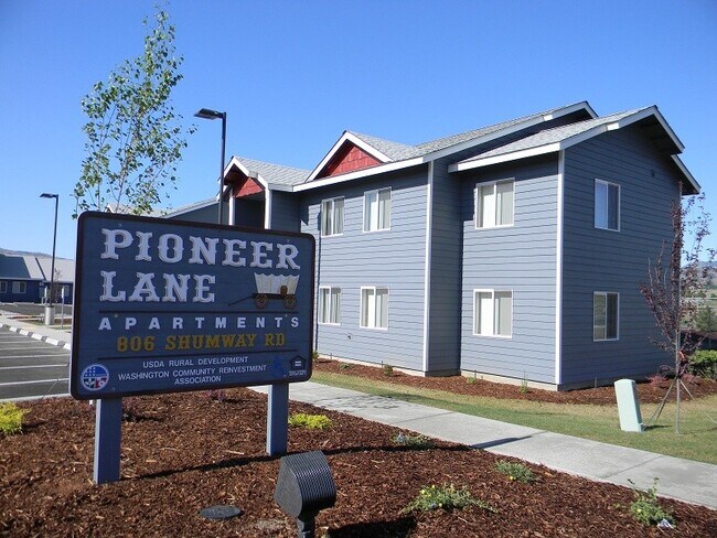 Building Photo - 806 Shumway Rd Unit 50