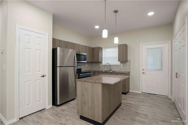 Photo - 31 Hiawatha Dr Unit 2