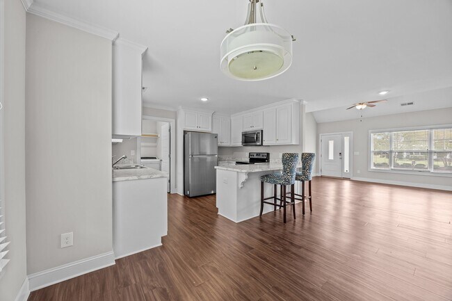 Photo - 2400 Camille Dr