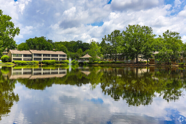 Club Hill Apartments - Club Hill Apartments