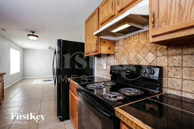 Photo - 8925 Lighthorse Dr