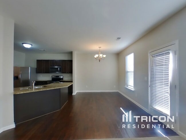 Photo - 348 Rankin Cir