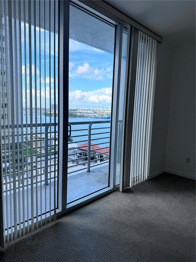 Building Photo - 335 S Biscayne Blvd Unit 1206 Rental