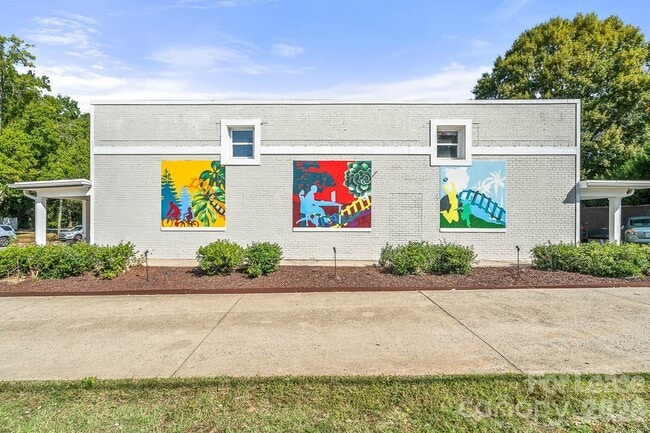 Photo - 604 E Iredell Ave