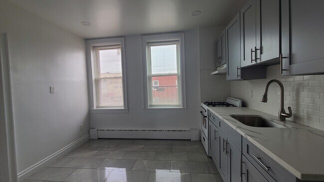 Photo - 297 Griffith St Unit 3