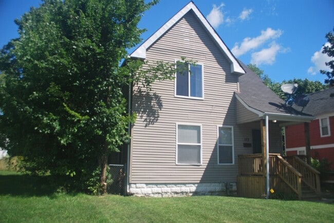 Building Photo - 123 E Howard St Rental
