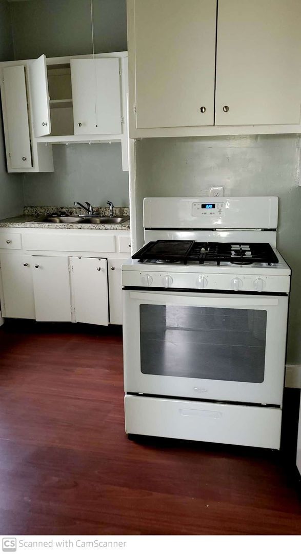 Photo - 2200 E 5th St Unidad 2200 E 5th