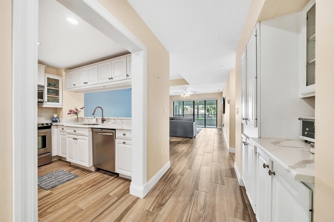 Photo - 827 Oak Harbour Dr Unit 827