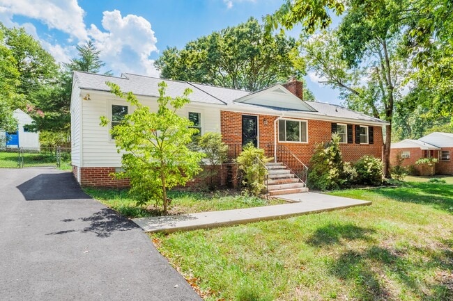 Photo - 8815 Gem St