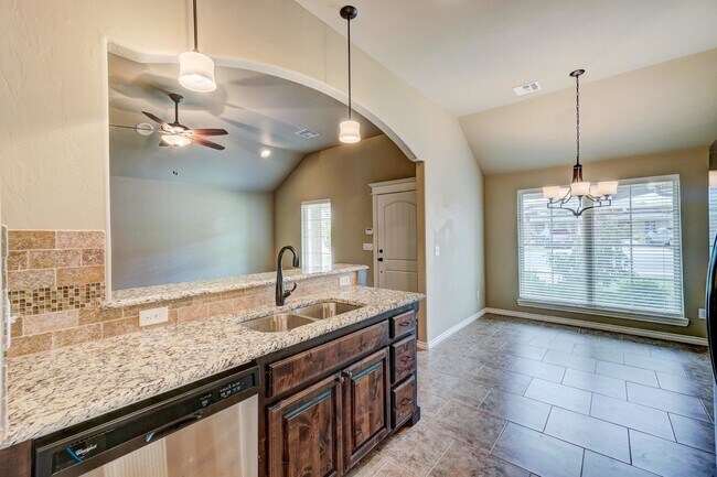 Photo - 5700 Goldfinger Rd