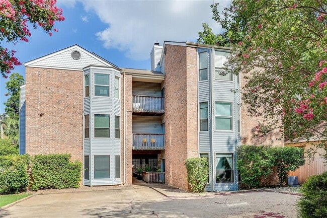 Building Photo - 3011 Fruth St Unit 101
