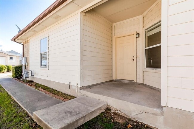 Photo - 2808 Southampton Way