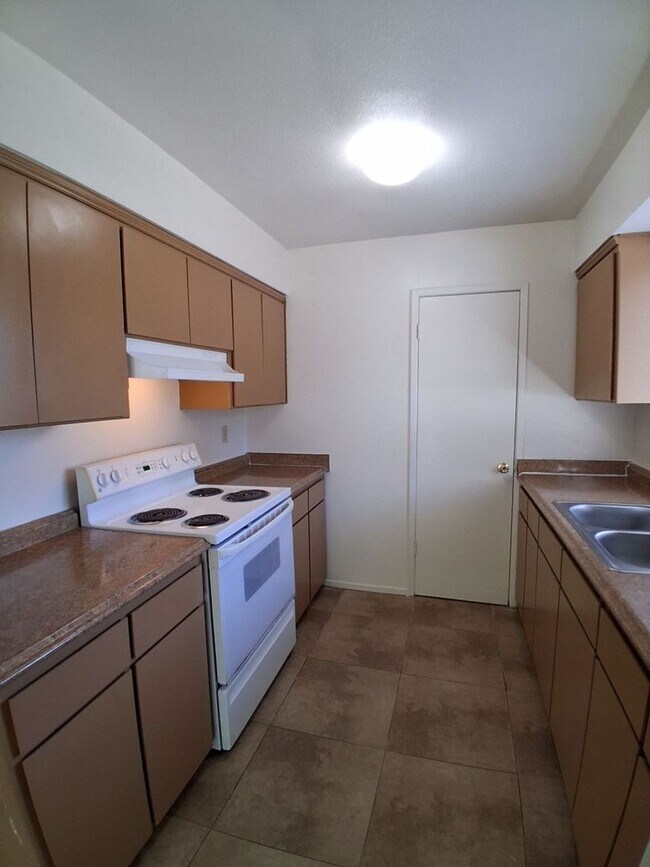 3037 W Pontiac Way Unidad 101
