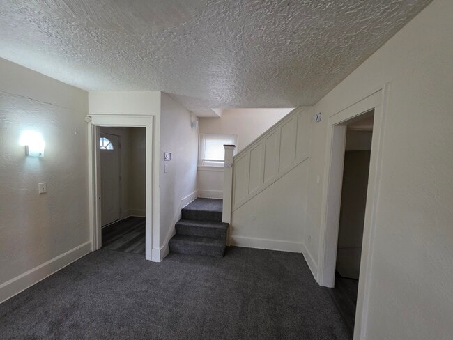 Photo - 804 Aberdeen St