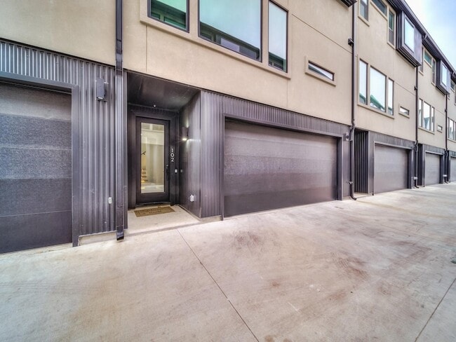 Photo - 2916 Hawthorne Ave Unidad 102