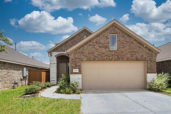 Building Photo - 12823 Ilderton Dr Rental