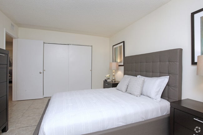 La Estancia Apartments