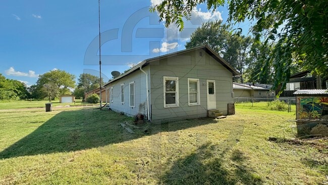 Photo - 410 E Taylor Ave