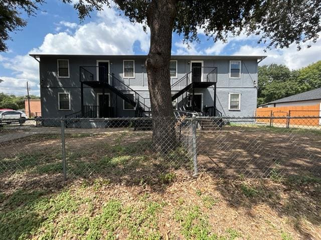 Photo - 1611 Voirin Rd