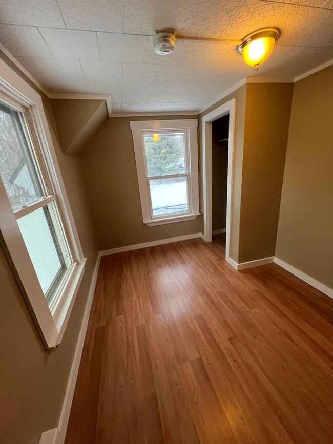 Photo - 21 Spruce St Unit Apt 2