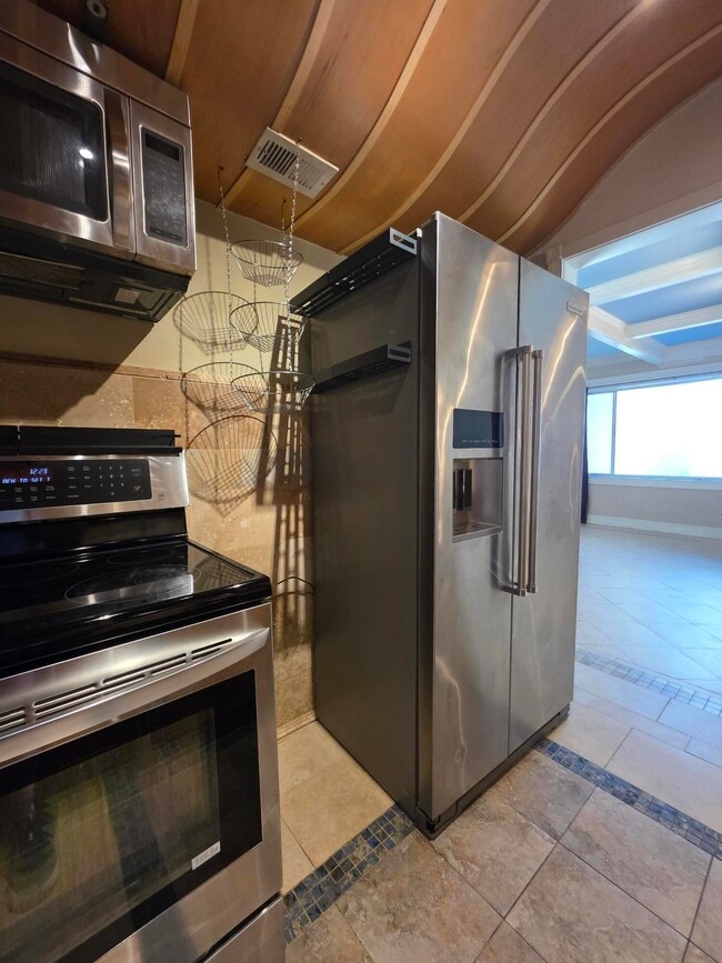 Photo - 201 S Lakeside Dr Unit 8