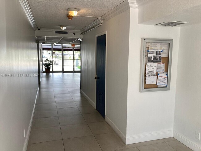 Photo - 16450 NW 2nd Ave Unidad 401