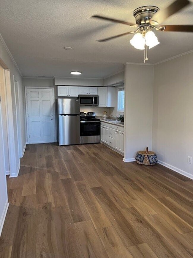 Photo - 114 Bim St Unit C
