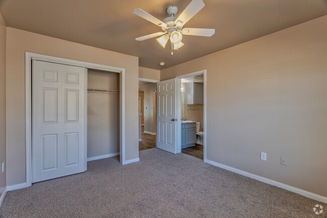 3BR,2BA - 1156SF - Bedroom